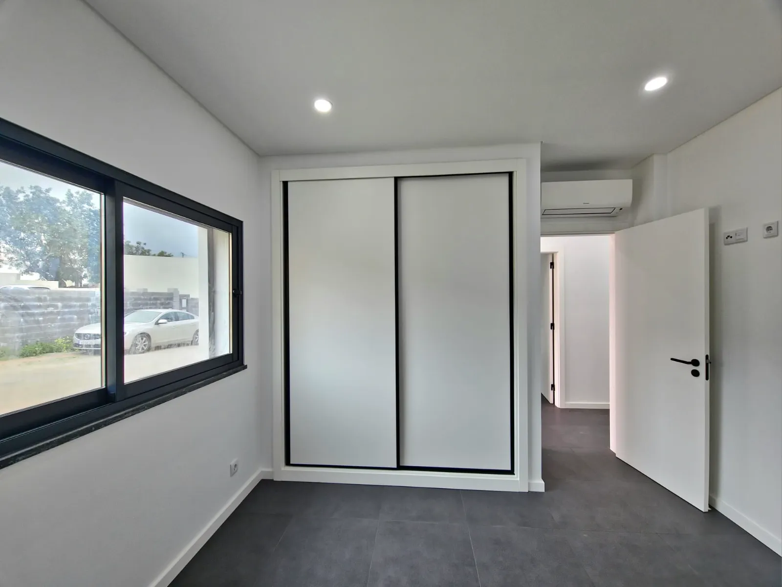 New house with lovely terraces, set amongst nature and close to the village of S. Brás gallery 7