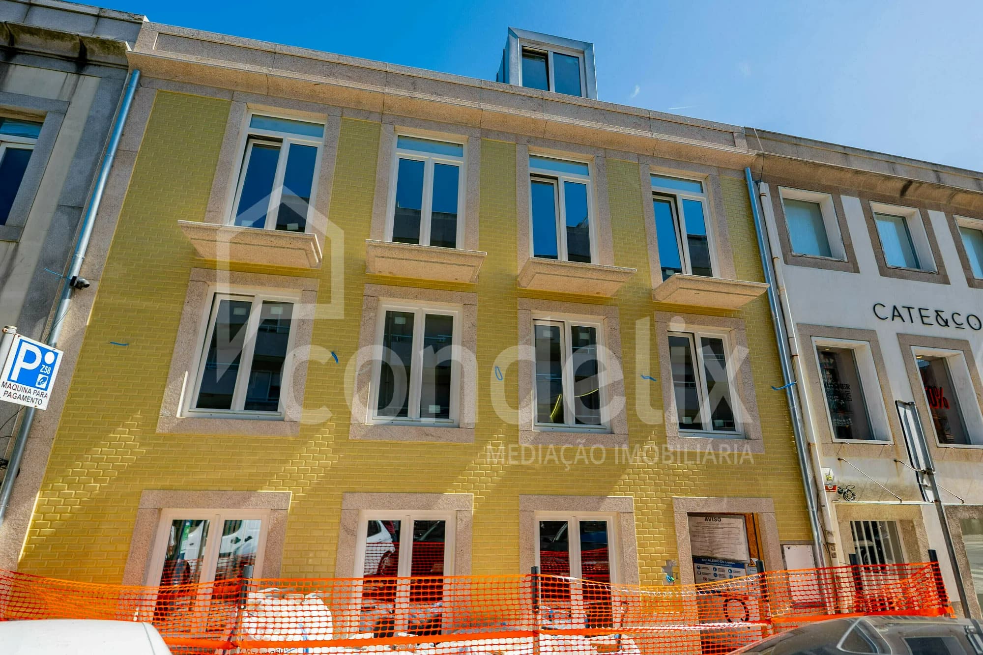 New flats in Foz, second row from the sea gallery 2