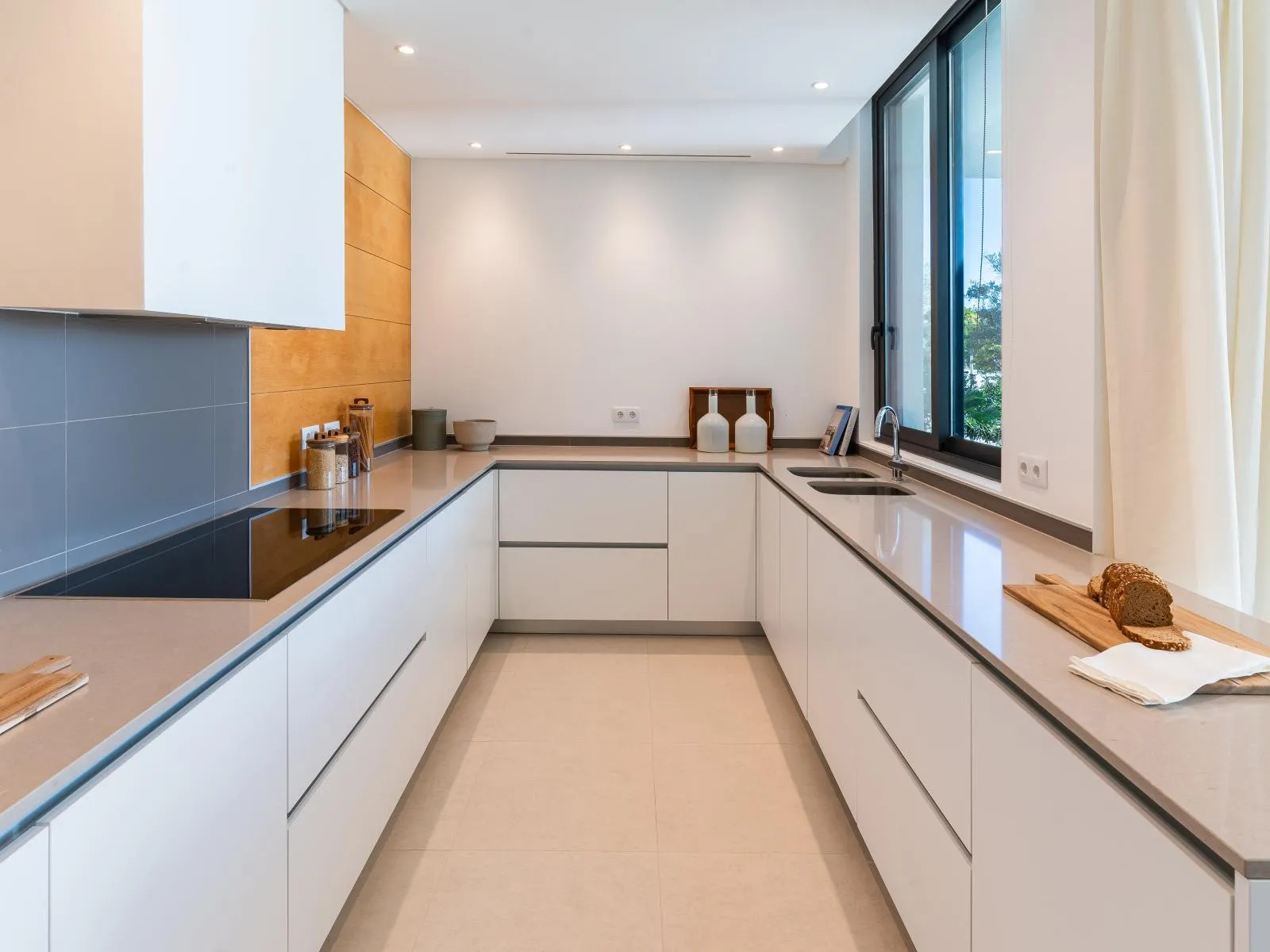 Monte Rei Golf – Clubhouse Residences gallery photo 11