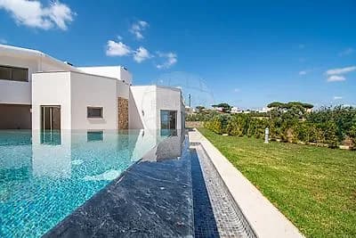 Detached Luxury Villa with Sea Views in Albufeira gallery 2