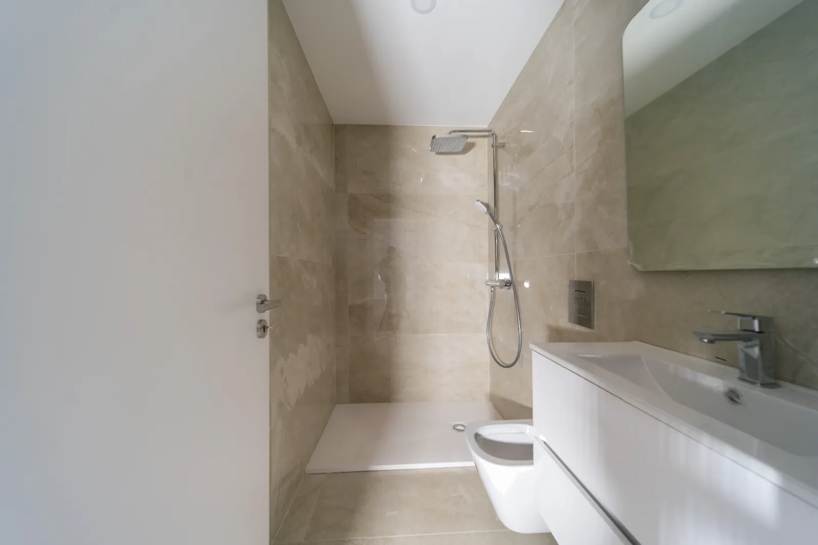 Moradia T3+1 Nova com Piscina Privada em Gambelas, Faro gallery 16