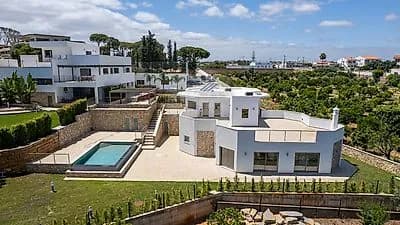 Detached Luxury Villa with Sea Views in Albufeira