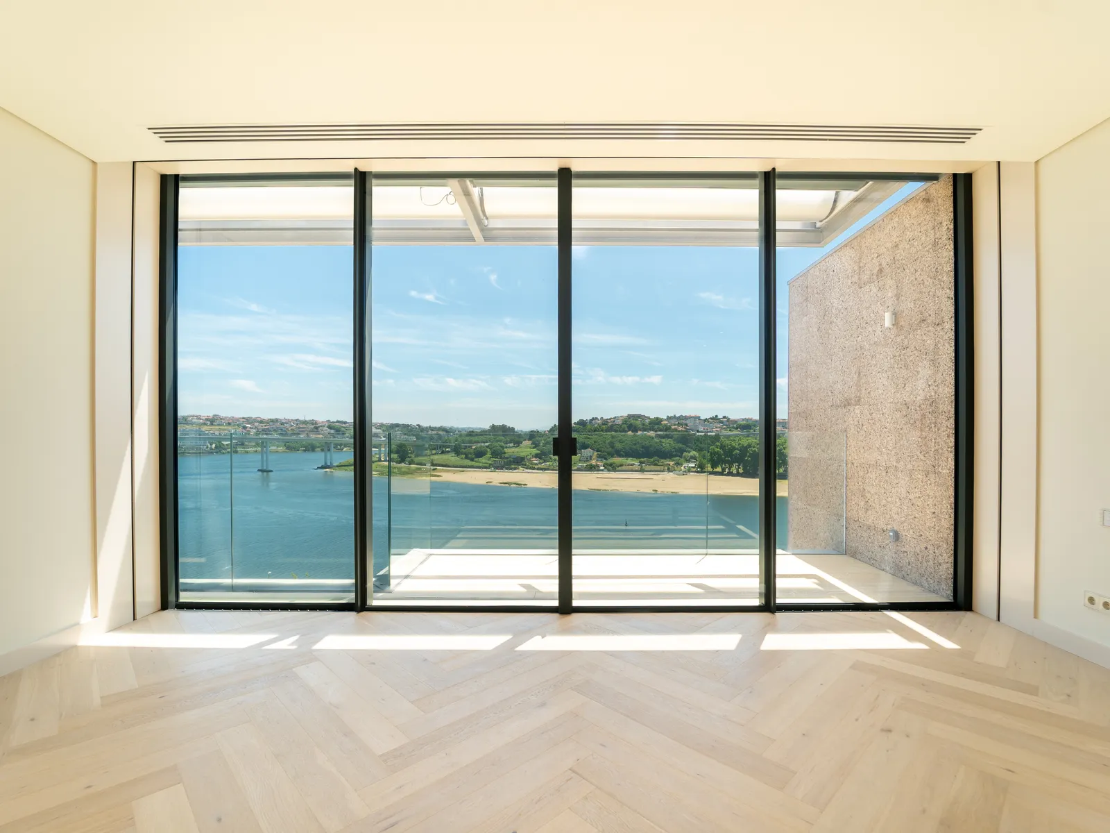 Aurios gallery photo 19