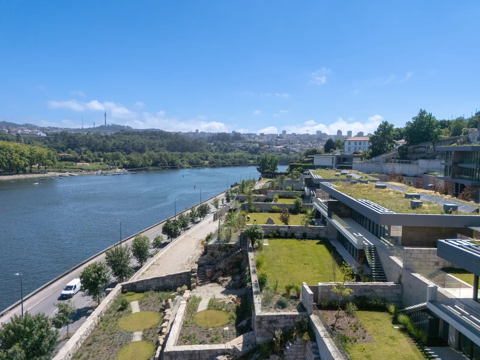 Aurios gallery photo 40