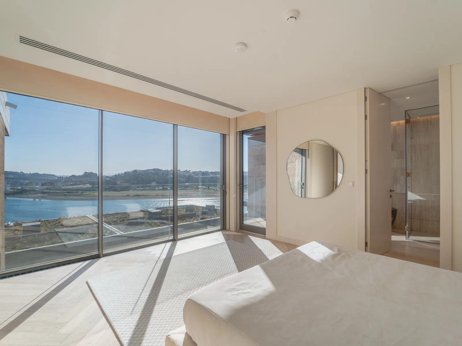 Aurios gallery photo 58