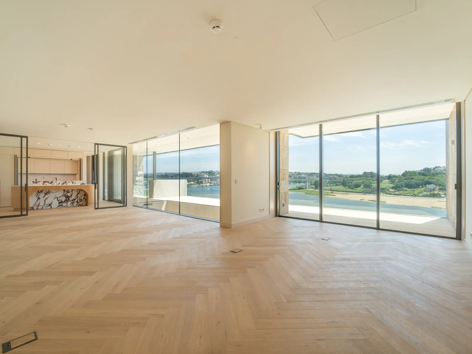 Aurios gallery photo 25