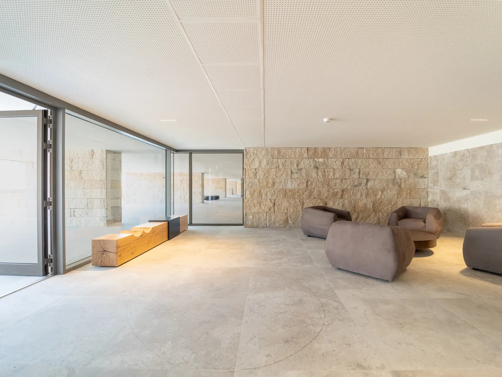 Aurios gallery photo 47