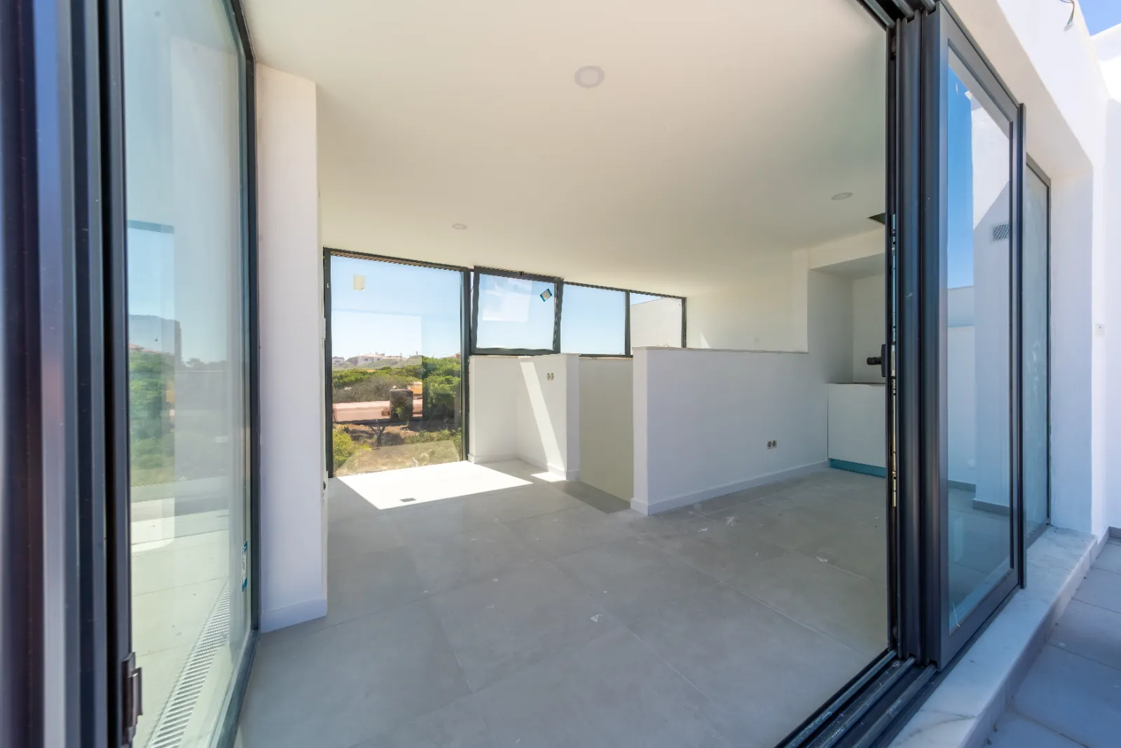 Moradia T3+1 Nova com Piscina Privada em Gambelas, Faro gallery 33