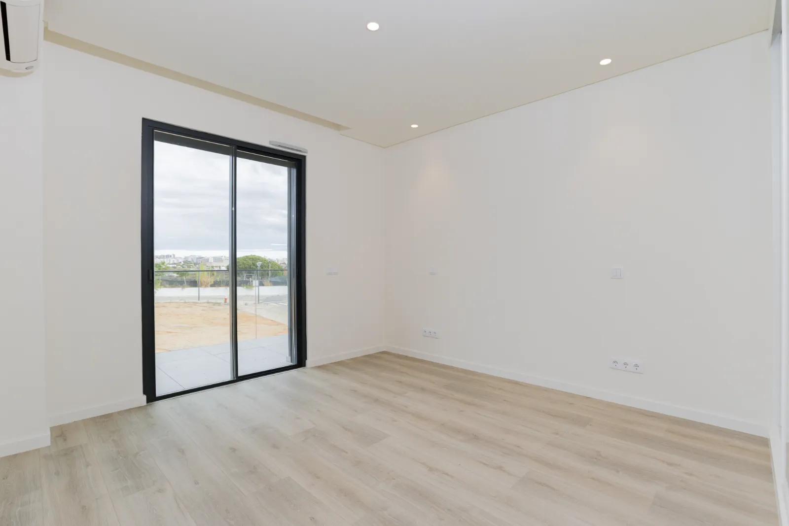 Fantástica Moradia Geminada com vista para a Ria Formosa gallery 28