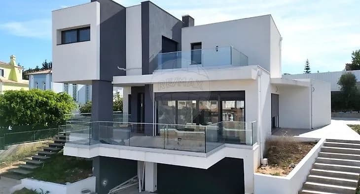 Moradia nova em Albufeira