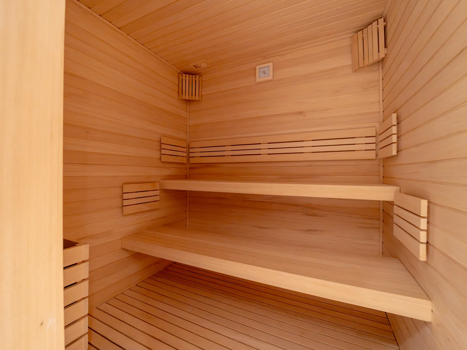 Aurios gallery photo 62