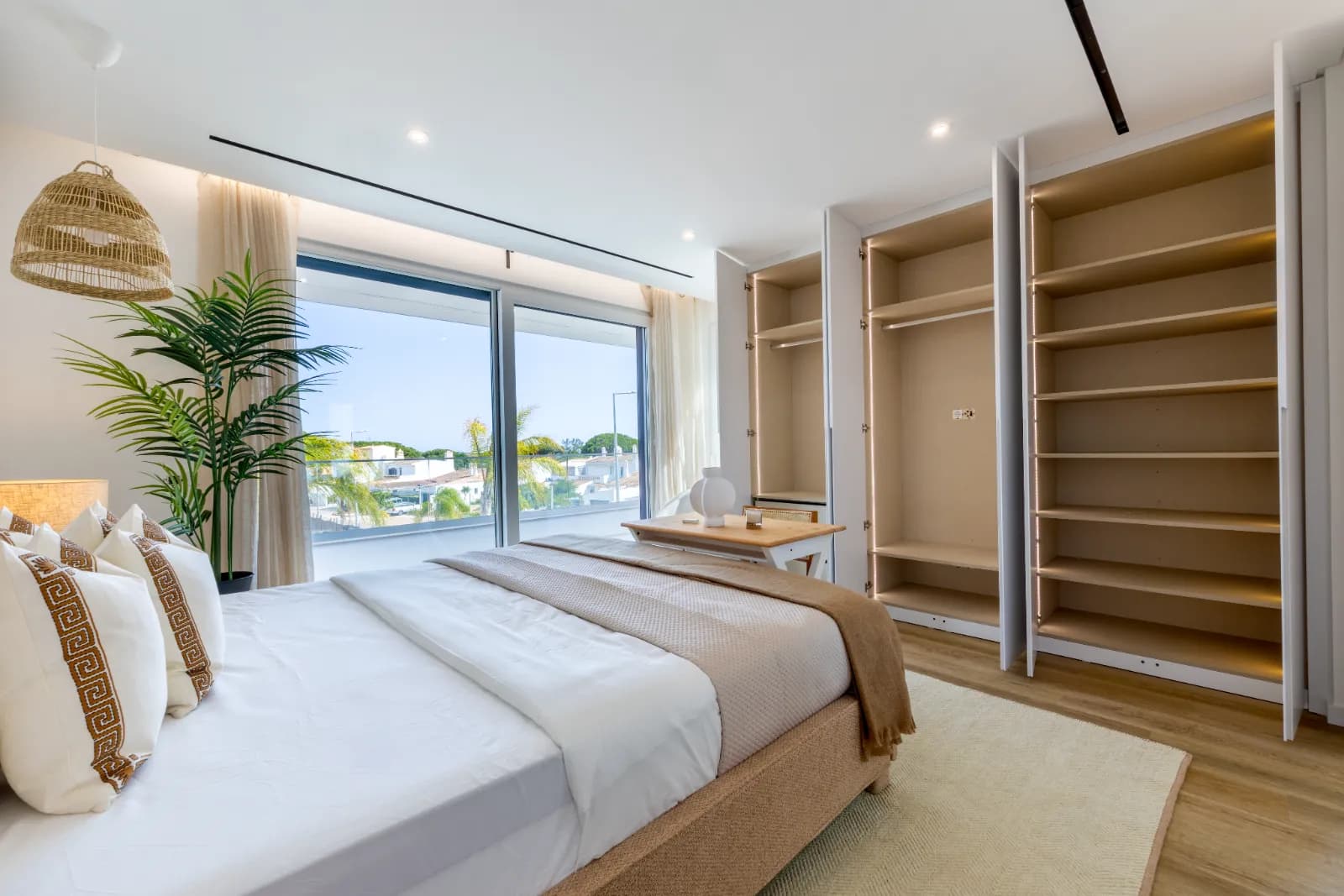 New 3-bedroom villa with private swimming pool between Vilamoura and the Algarve beaches gallery 18