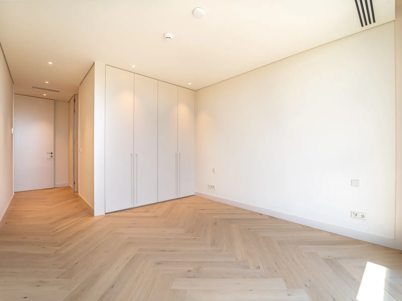 Aurios gallery photo 24