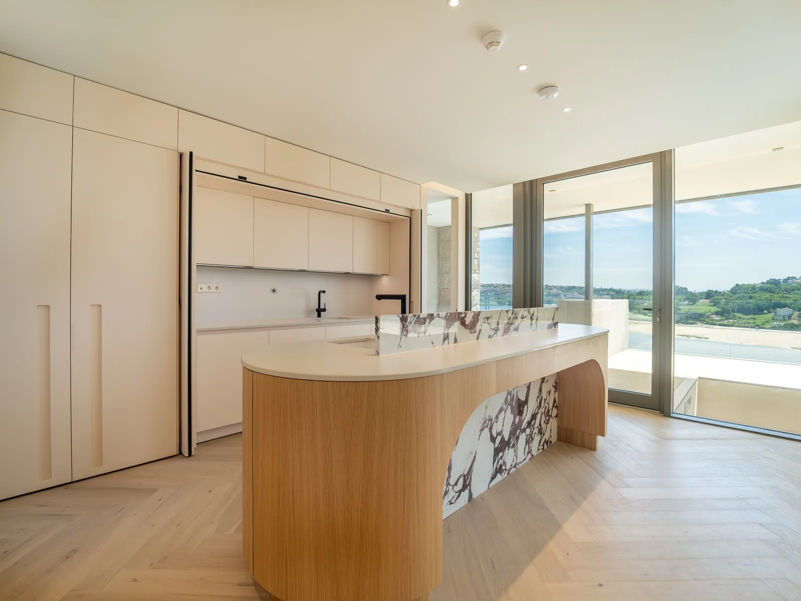 Aurios gallery photo 29