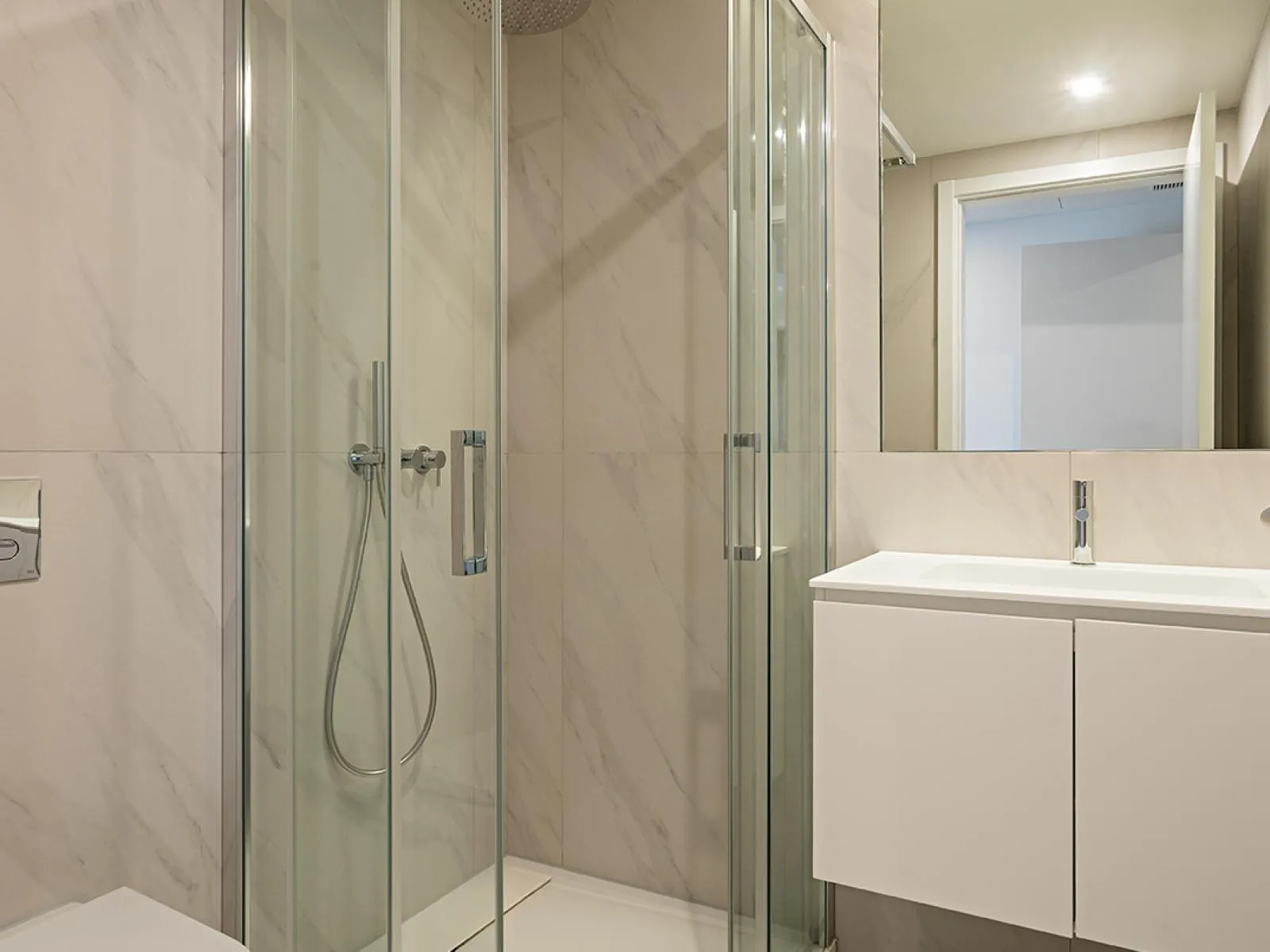 DUUO Skyline Collection gallery photo 31