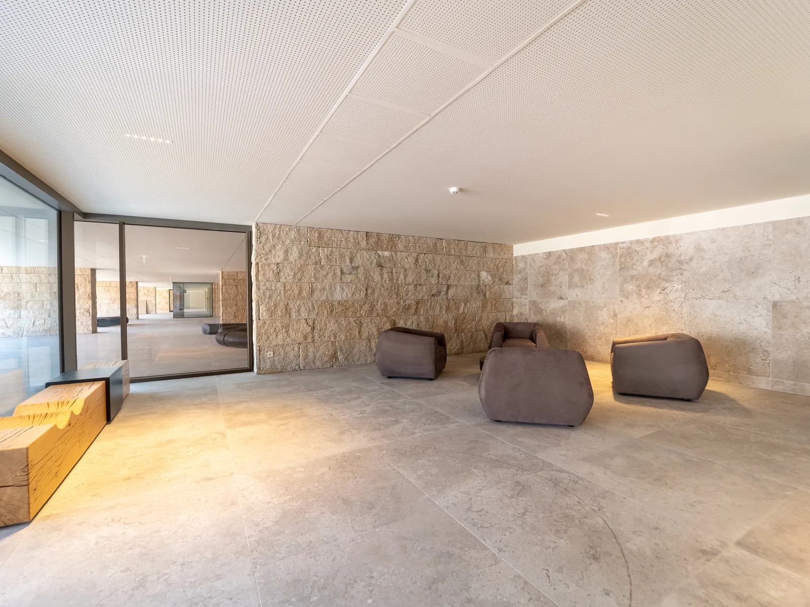 Aurios gallery photo 55